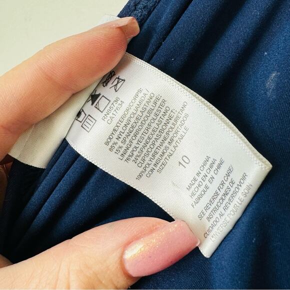 DKNY Navy blue one piece ruched bathing suit woman’s size 10 - Picture 4 of 8